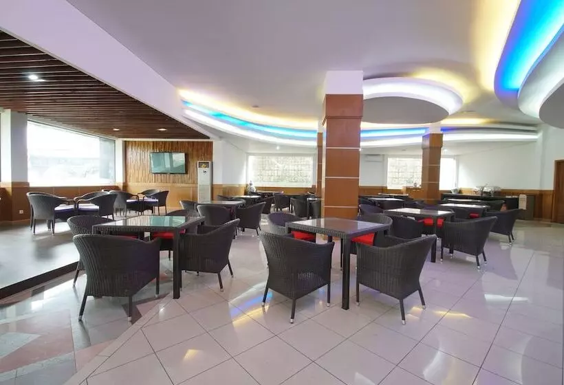 בית מלון כפרי New Puri Garden Bandara Semarang