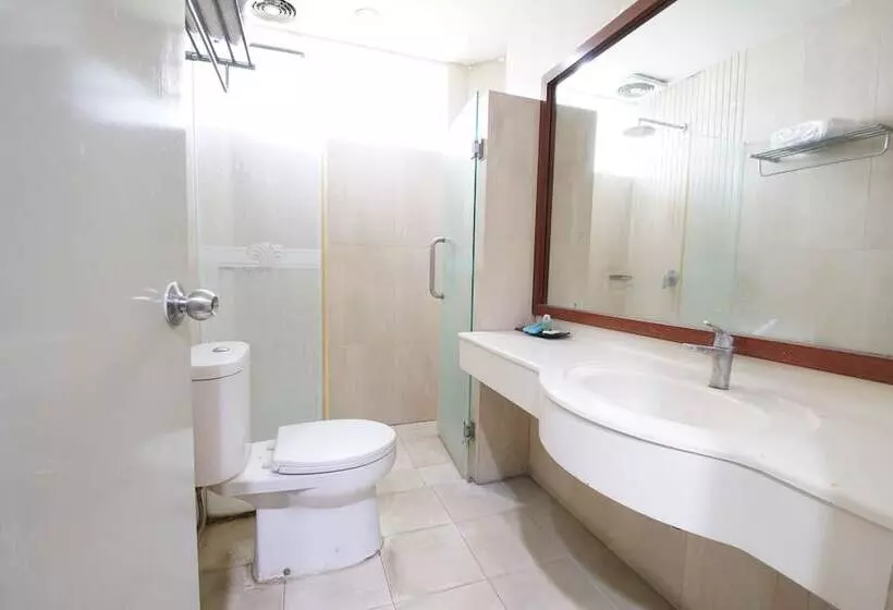 בית מלון כפרי New Puri Garden Bandara Semarang