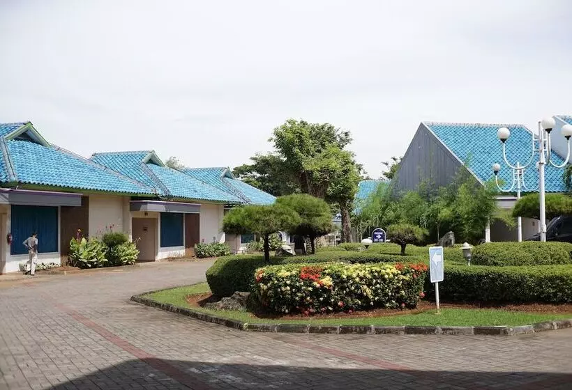 בית מלון כפרי New Puri Garden Bandara Semarang