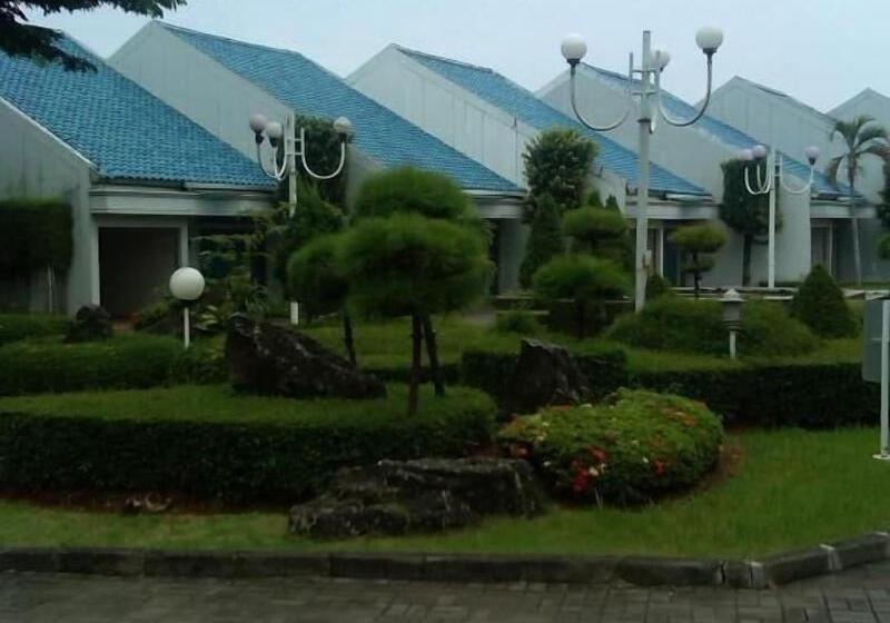 فندق New Puri Garden Bandara Semarang