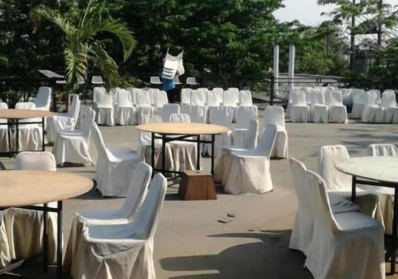 فندق New Puri Garden Bandara Semarang