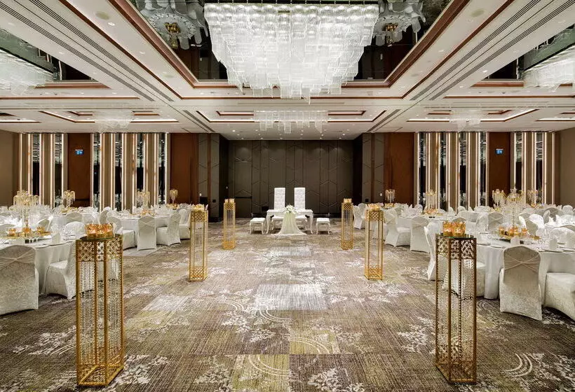 Doubletree By Hilton Hotel Istanbul Piyalepasa