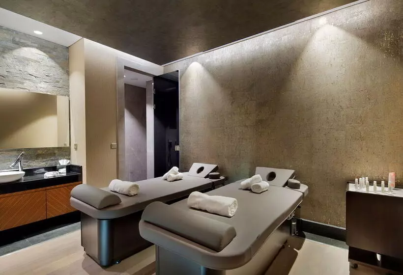 Doubletree By Hilton Hotel Istanbul Piyalepasa