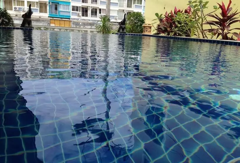 Green Harbor Hotel & Service Apartment