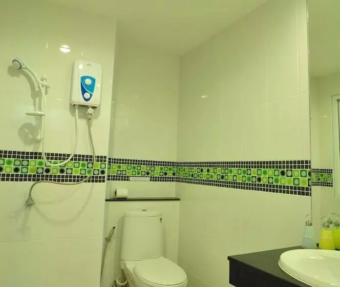 Green Harbor Hotel & Service Apartment