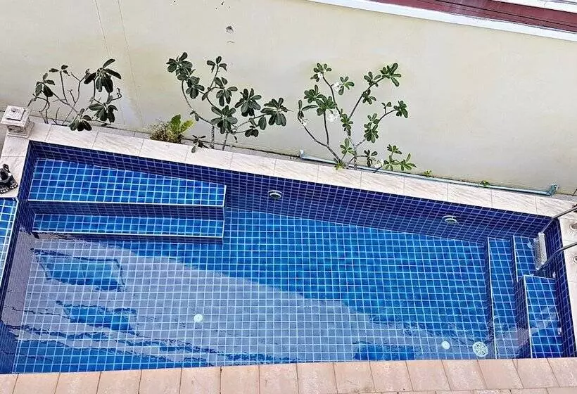 Green Harbor Hotel & Service Apartment