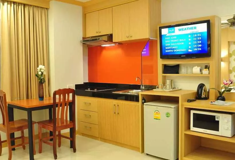 Green Harbor Hotel & Service Apartment