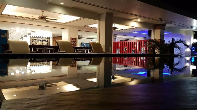 Green Harbor Hotel & Service Apartment