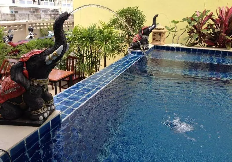 Green Harbor Hotel & Service Apartment