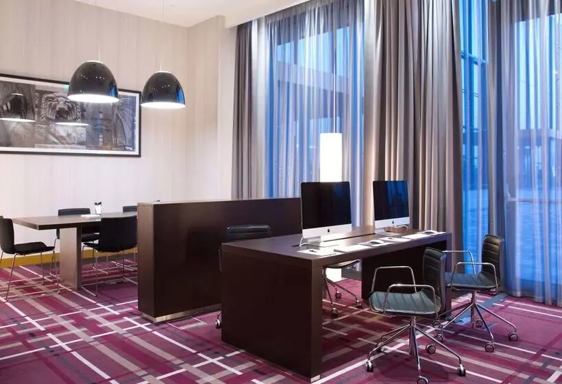 Отель Hampton By Hilton Saint Petersburg Expoforum