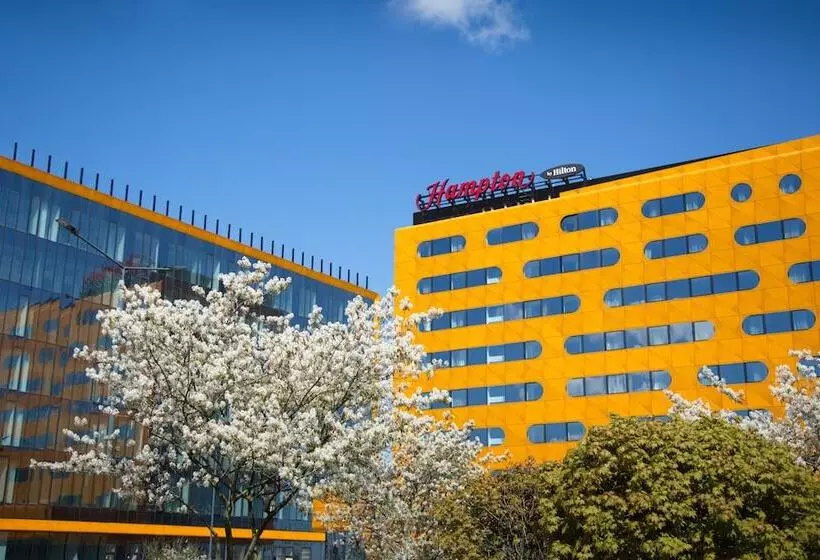 Отель Hampton By Hilton Saint Petersburg Expoforum