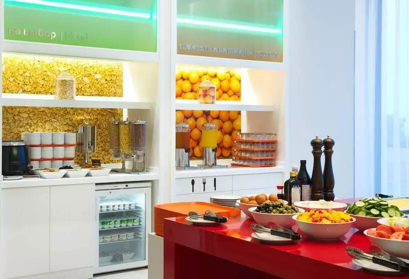 Отель Hampton By Hilton Saint Petersburg Expoforum