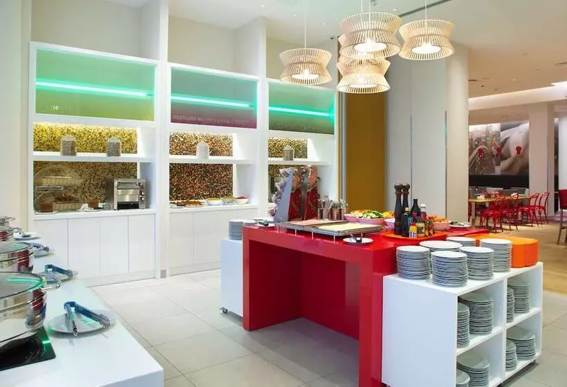 Отель Hampton By Hilton Saint Petersburg Expoforum