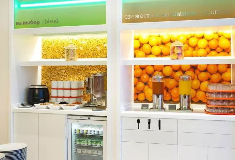 Отель Hampton By Hilton Saint Petersburg Expoforum