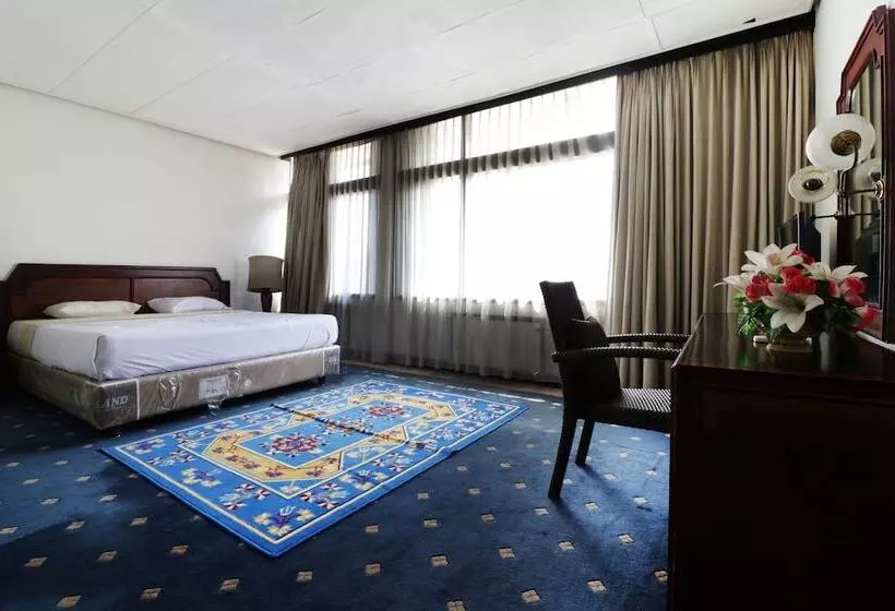 ホテル Istana Bandung