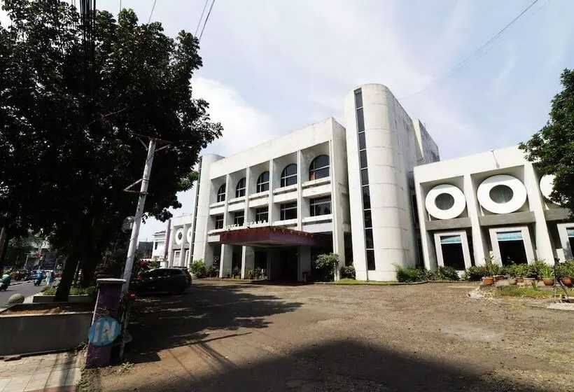 ホテル Istana Bandung