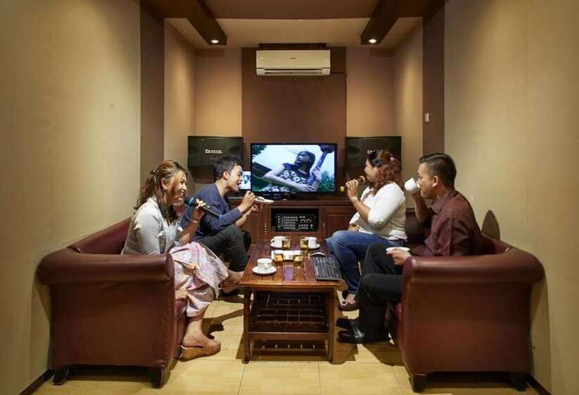 בית מלון כפרי Jambuluwuk Convention Hall & Resort Puncak