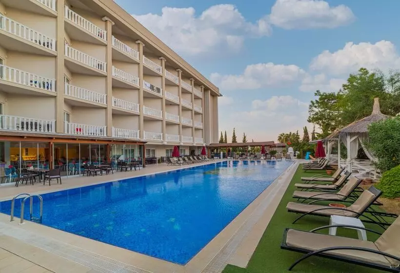 ホテル Justiniano Deluxe Resort