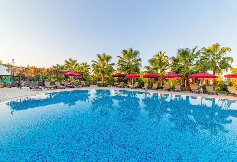 فندق Justiniano Deluxe Resort