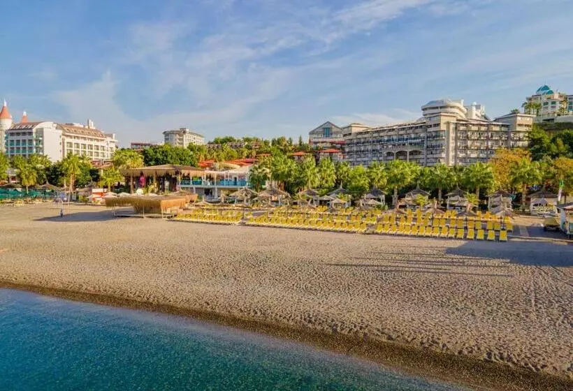 ホテル Justiniano Deluxe Resort