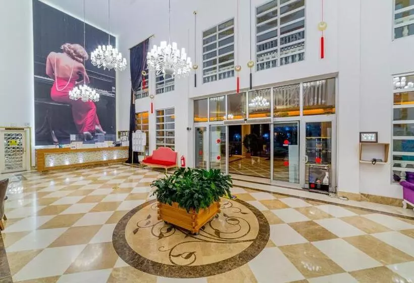 ホテル Justiniano Deluxe Resort