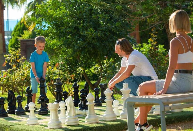 فندق Justiniano Deluxe Resort