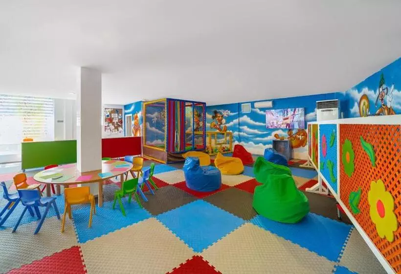 ホテル Justiniano Deluxe Resort