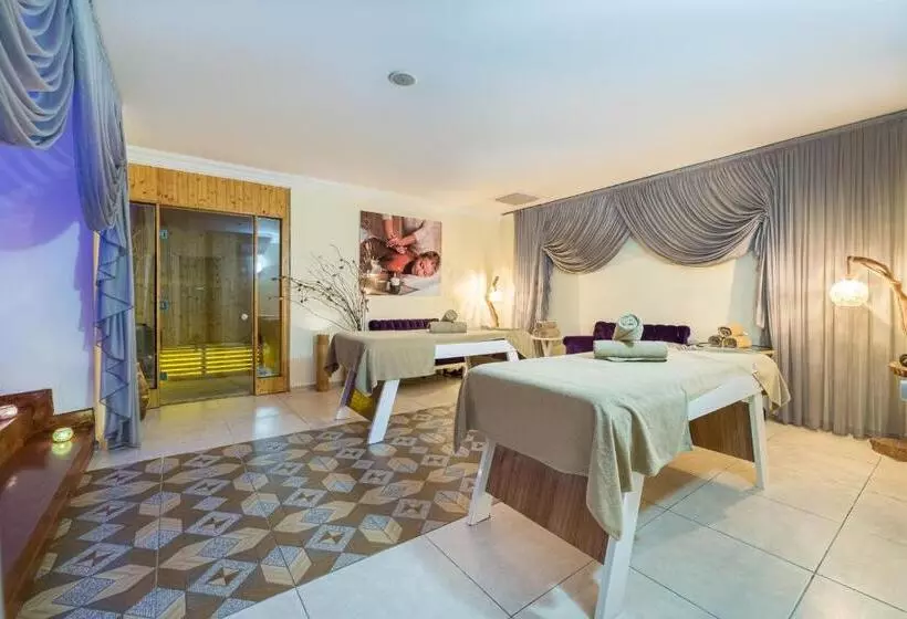 ホテル Justiniano Deluxe Resort