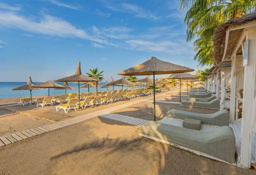 ホテル Justiniano Deluxe Resort