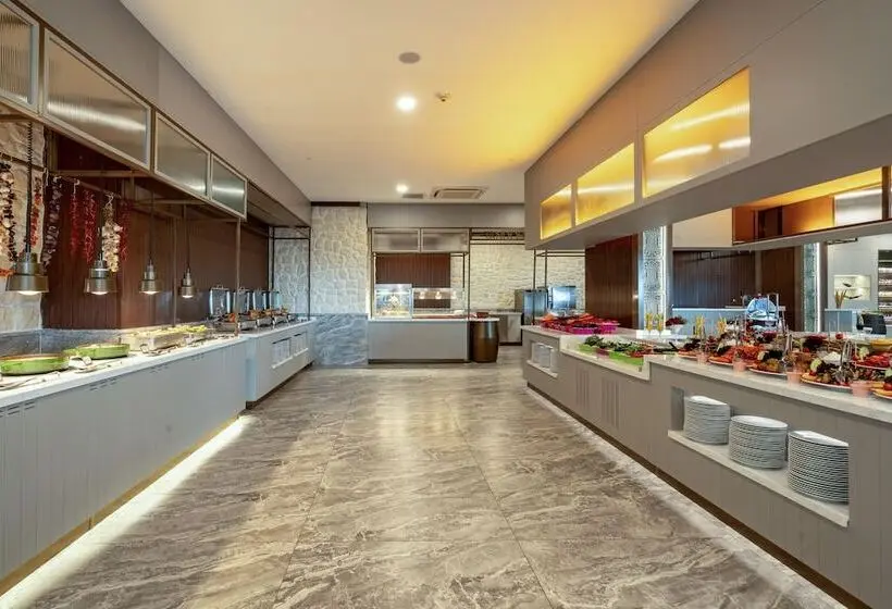 ホテル Justiniano Deluxe Resort