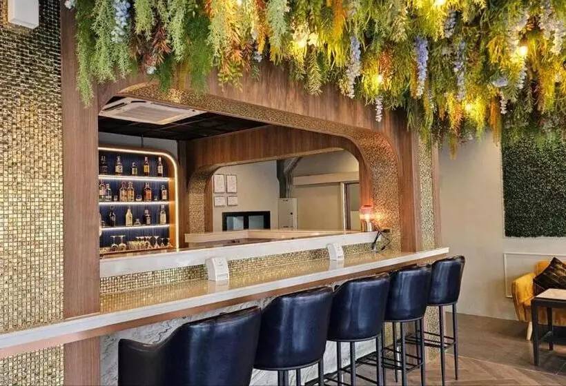 Montree Phuket Hotel, Sha Extra Plus