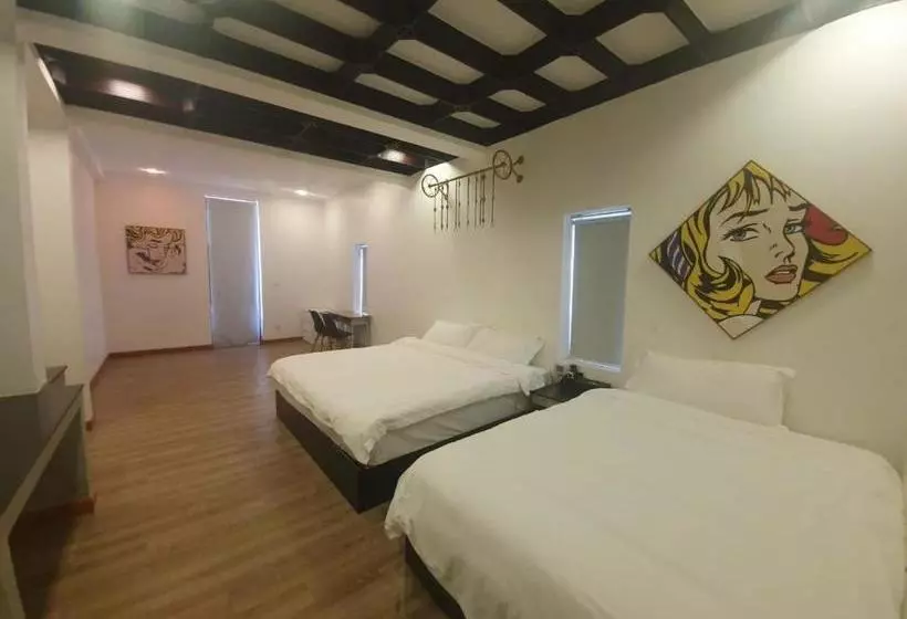 هتل New Paris and Restaurant