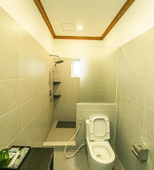 酒店 New Paris and Restaurant