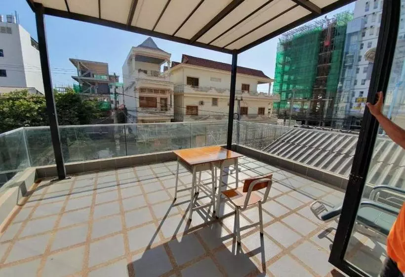 هتل New Paris and Restaurant