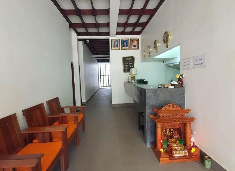 酒店 New Paris and Restaurant