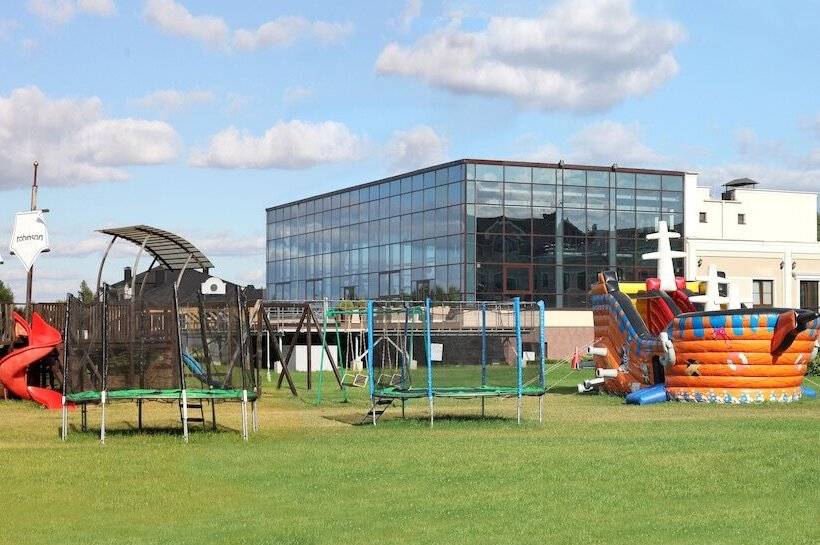 בית מלון כפרי Robinson Club Resort & Spa