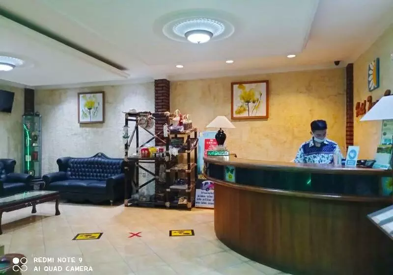 Taman Sari Hotel Dan Resort