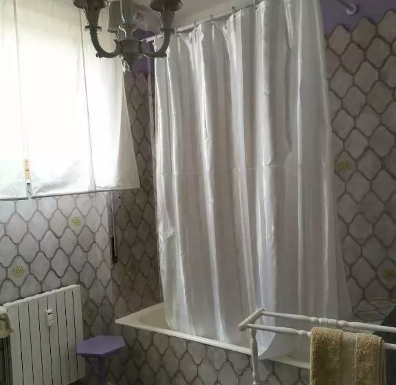 تختخواب و صبحانه Umberto Centotrentaquattro