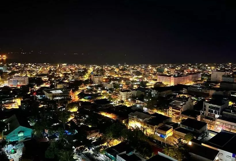 Aamiaismajoitus (B&B) Avida Tower Free Airport Pick Up For 3 Nights Stay Or More