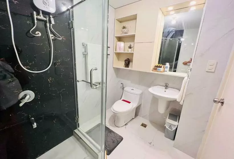 Aamiaismajoitus (B&B) Avida Tower Free Airport Pick Up For 3 Nights Stay Or More