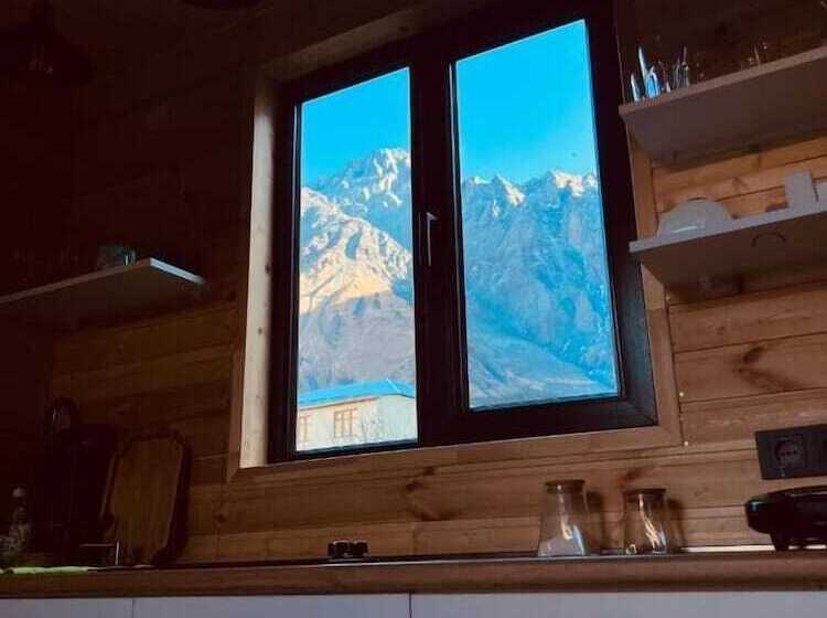 هتل Pyramid Kazbegi