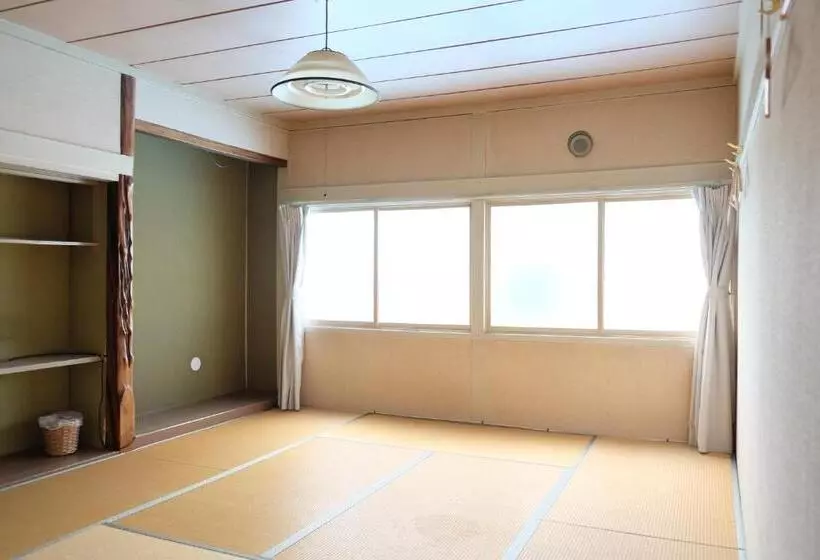 Majatalo ゲストハウス＆カフェバー　エストアール