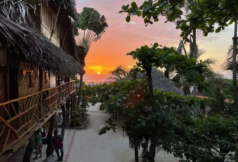 Majatalo Hostal Olmito Canoa