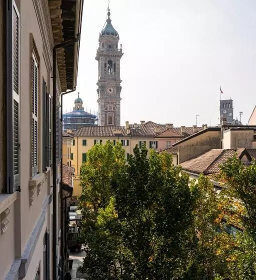 پانسیون Varese Suites