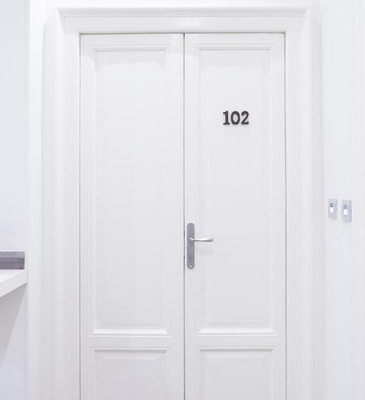 پانسیون Varese Suites