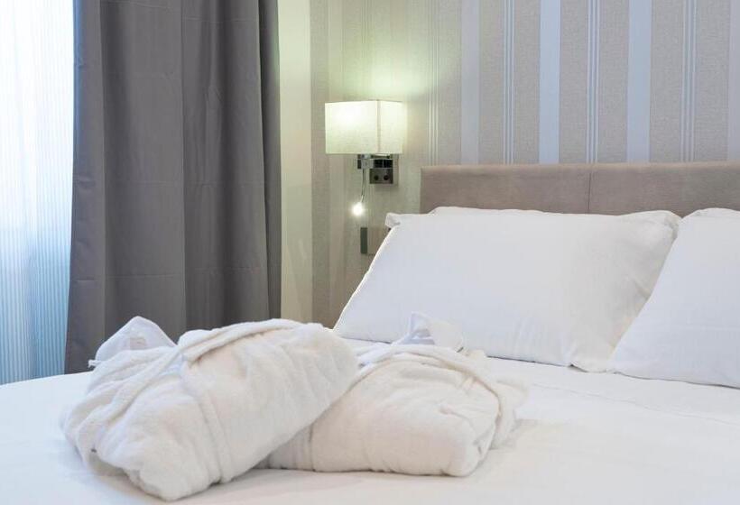 پانسیون Varese Suites