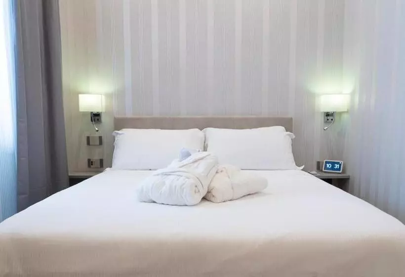 پانسیون Varese Suites