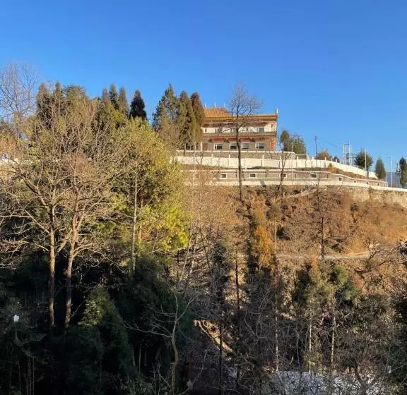 Majatalo Pinewood Guesthouse