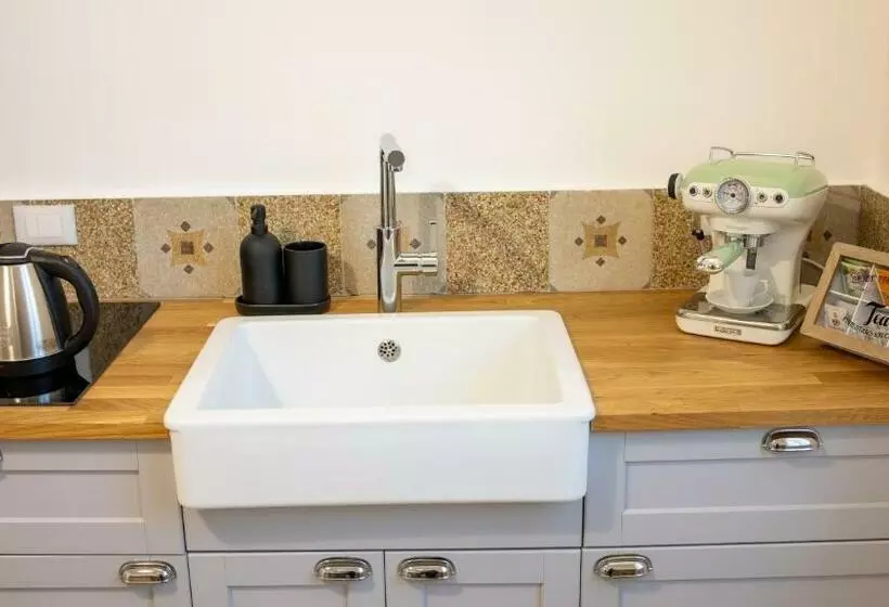 تختخواب و صبحانه Petrarca Suite