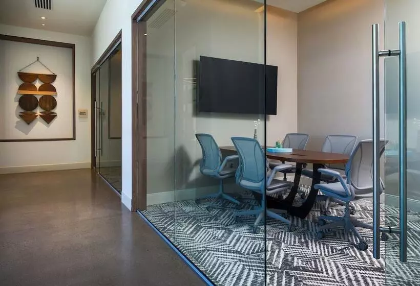 هتل Element Reno Experience District